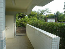 多磨霊園　西廻り西通り　無縁仏墓地横トイレ