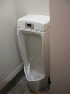 丸正北新宿店 バックヤードトイレ