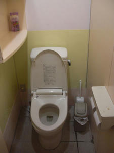 丸正北新宿店 バックヤードトイレ