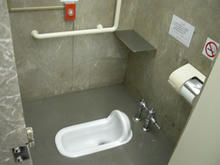 日本橋三越本店　本館2階北西トイレ