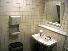 日本橋三越新館　9階多目的トイレ