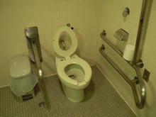 高井戸地域区民センター 2階多目的トイレ