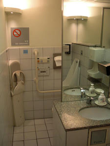 伊東屋（itoya）銀座本店本館　9階トイレ