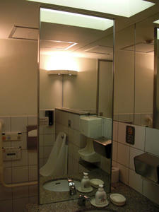 伊東屋（itoya）銀座本店本館　9階トイレ