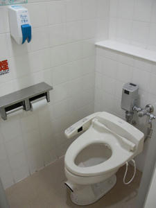 島忠ホームズ小平店 1階トイレ