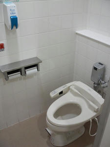 島忠ホームズ小平店 1階トイレ