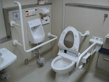 宮前図書館 1階多目的トイレ