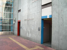 飛田給駅前トイレ