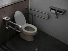 飛田給駅前多目的トイレ