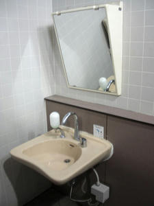 飛田給駅前多目的トイレ