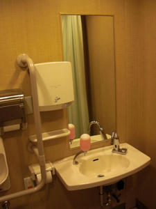 新宿三越アルコット 地下3階多目的トイレ