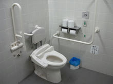 高幡不動尊金剛寺 多目的トイレ