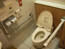 紀伊国屋書店　新宿南店　5階トイレ