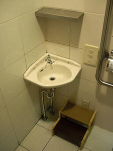 紀伊国屋書店　新宿南店　5階トイレ