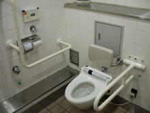 フレンテ新宿（西新宿地下通路）多目的トイレ