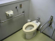 日野市東部会館　2階多目的トイレ