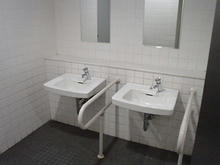 味の素スタジアム 正面ゲートトイレ