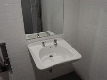 味の素スタジアム 正面ゲート多目的トイレ