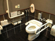 新宿バルト9 13階多目的トイレ