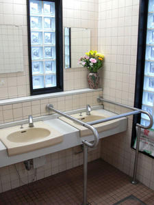 多摩川さくら緑地公衆トイレ