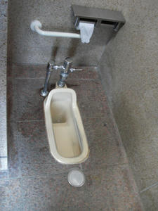 多摩川児童公園トイレ