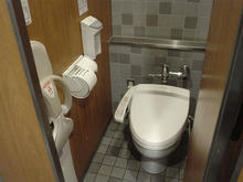 フォーリス 1階トイレ