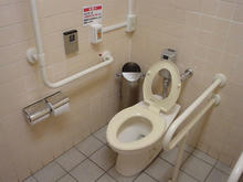 ダイエー東大和店　2階多目的トイレ