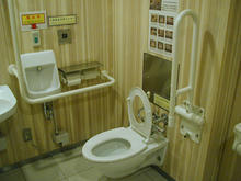 昭和記念公園　花みどり文化センター内多目的トイレ