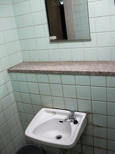 調布駅前トイレ