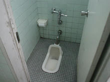 調布駅前トイレ