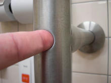 多摩川さくら緑地公衆多目的トイレ