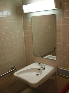 西河原公民館 2階多目的トイレ