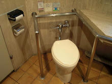 高幡図書館トイレ