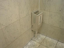 伊勢丹府中店 1階トイレ