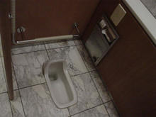 伊勢丹府中店 1階トイレ