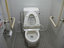 コープ回田店 外トイレ