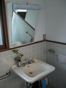 武蔵野の水車経営農家トイレ