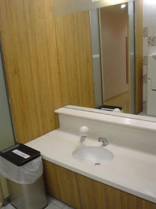 伊勢丹府中店 7階トイレ