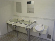 小金井公園　たてもの園前トイレ