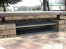 小金井公園 災害用ベンチ