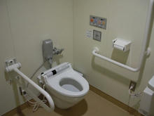 プラウドタワー武蔵小金井 2階飲食店街多目的トイレ