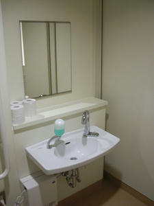 プラウドタワー武蔵小金井 2階飲食店街多目的トイレ