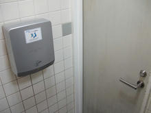 ユニクロ小平鈴木店 外トイレ