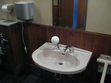 昭和記念公園　コスモスの丘多目的トイレ