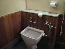 昭和記念公園　コスモスの丘多目的トイレ