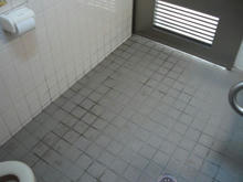 窪東公園多目的トイレ