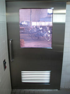 窪東公園多目的トイレ