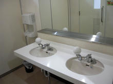 でんきち三鷹本店 1階トイレ