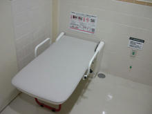 いなげや武蔵野関前店 3階多目的トイレ