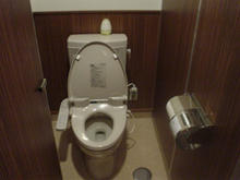 ヴィクトリアゴルフ三鷹野崎店トイレ